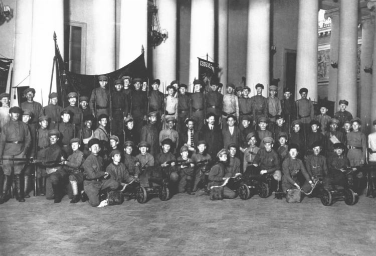 Охрана Таврического дворца во время Второго областного съезда Советов